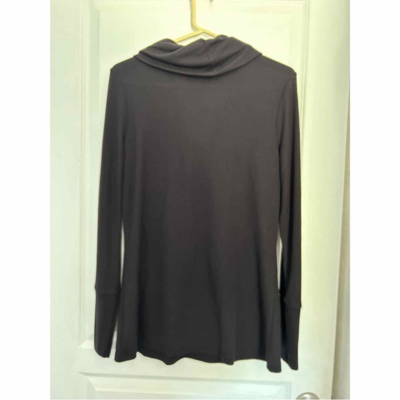 Top - Picture 2 of 4